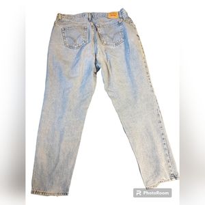 Levi's 550 relaxed tapered size 18